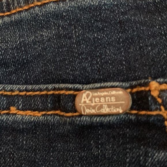A2jeans Los Angeles California Jeans women’s size 5 stressed out. - Picture 5 of 7